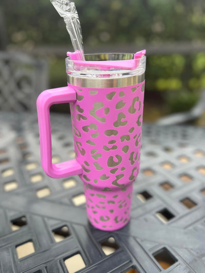 40oz tumbler with pink fuschia leopard print. Includes straw.
